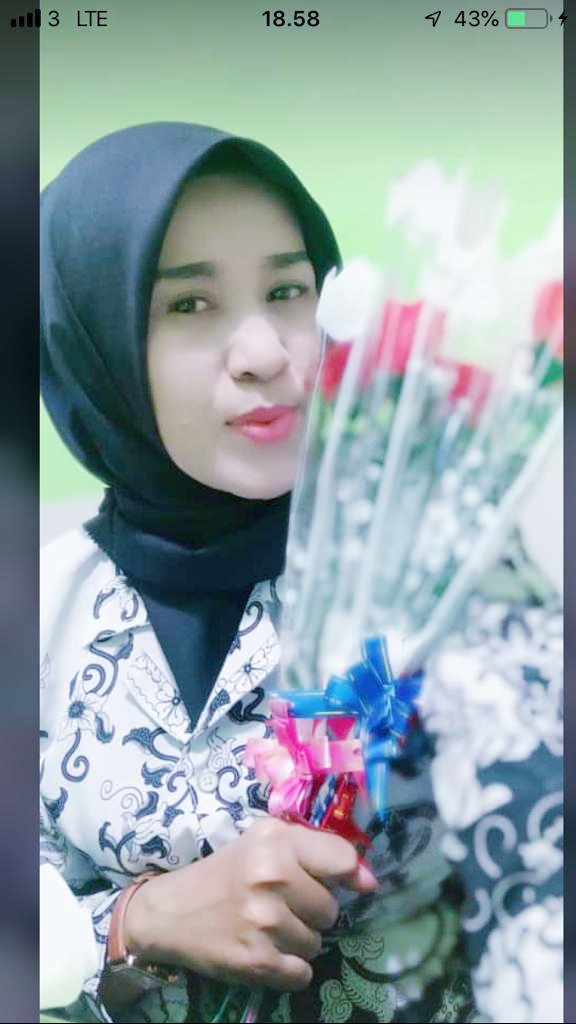 Theresia ( Wakil Sapras, Produktif Perkantoran MPLB)